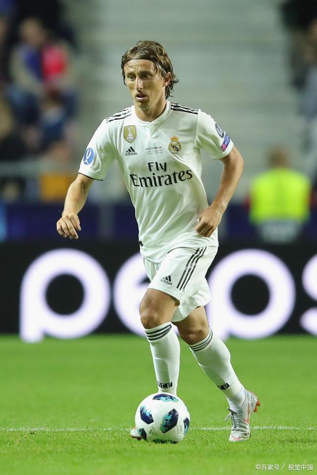 欧冠半场：马尤鲁失良机，巴黎暂0-0毕尔巴鄂竞技