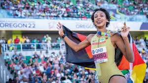 多伦多蓝鸟队凭借乔·卡特（Joe Carter）的世界大赛再见全垒打，蝉联总冠军